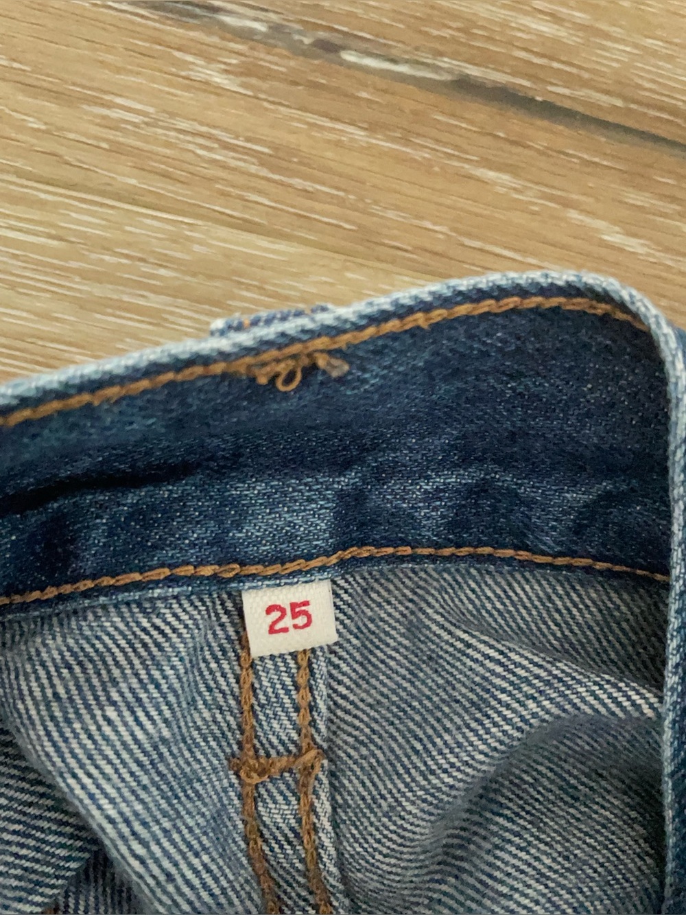 Levi’s A line knee length denim skirt 100% cotton size 25 - Picture 2 of 9